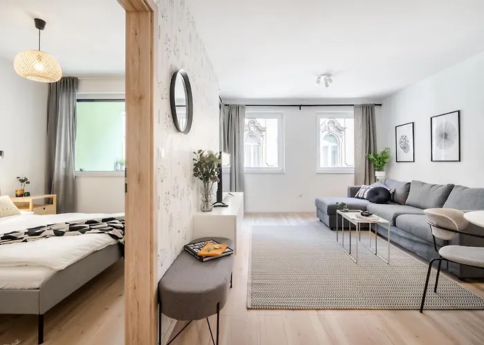 Cosy Tolnai Апартаменты *