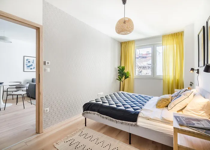 Cosy Tolnai * Budapest